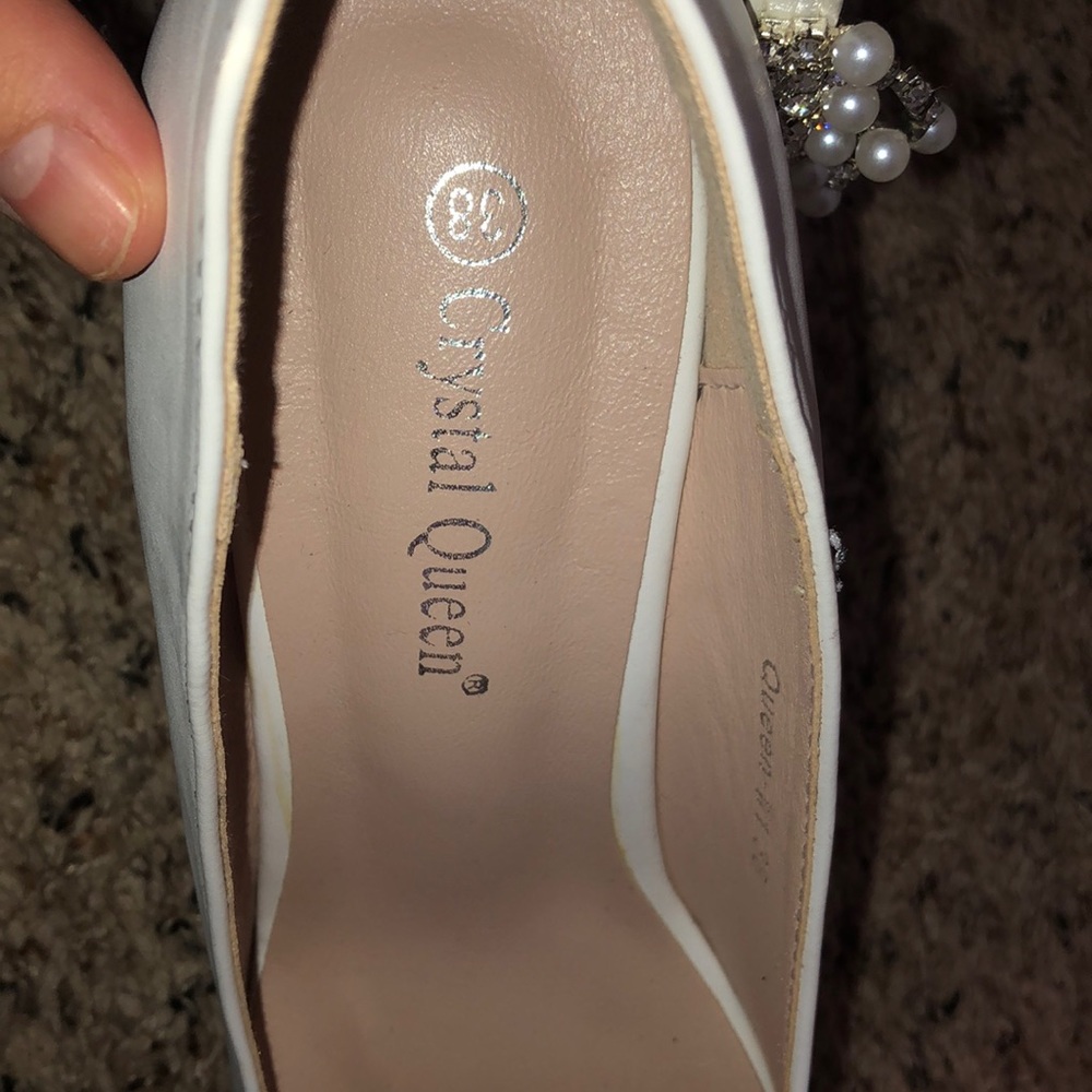 Heels - Picture 3 of 3